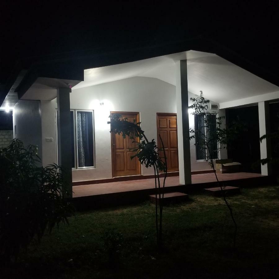 Jeys Place Nilaveli Exterior photo